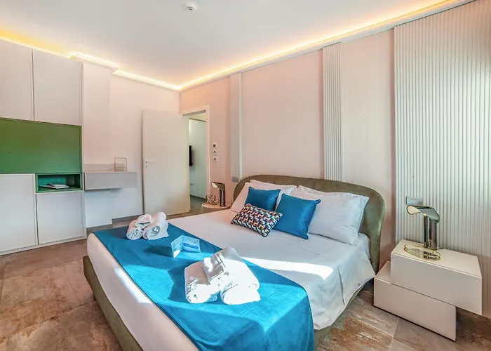 Alternative & * Scorrano (Apulia)